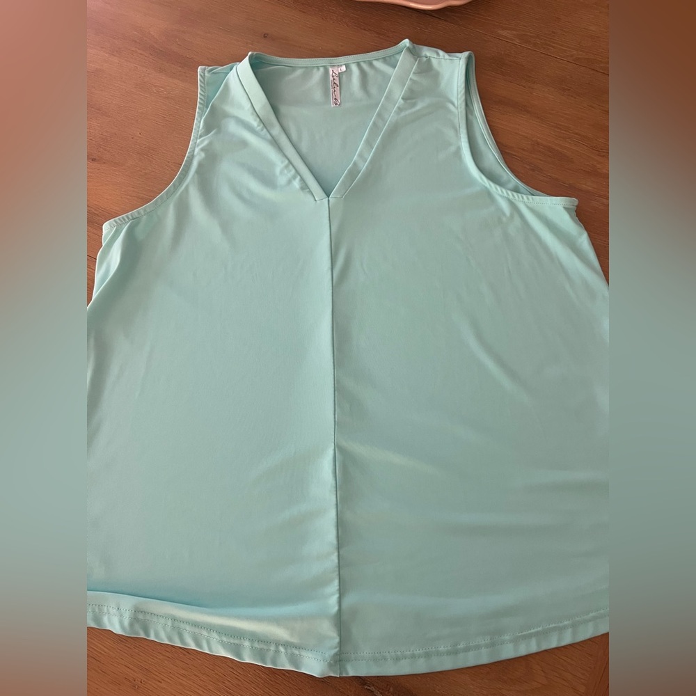 Lulu-B Light Green V-Neck Tank Top